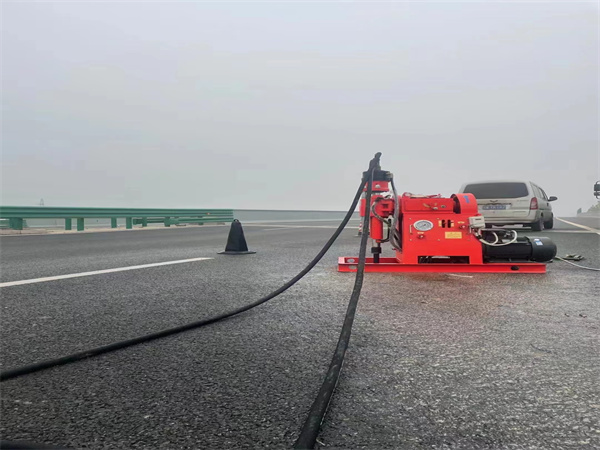 翁田镇马路路基路面开裂下沉注浆加固灌浆